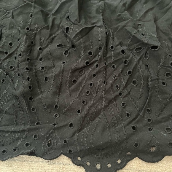 [4/4X]Torrid Eyelet Pintuck Detail Black Sleeveless Ruffled Blouse - Picture 5 of 12